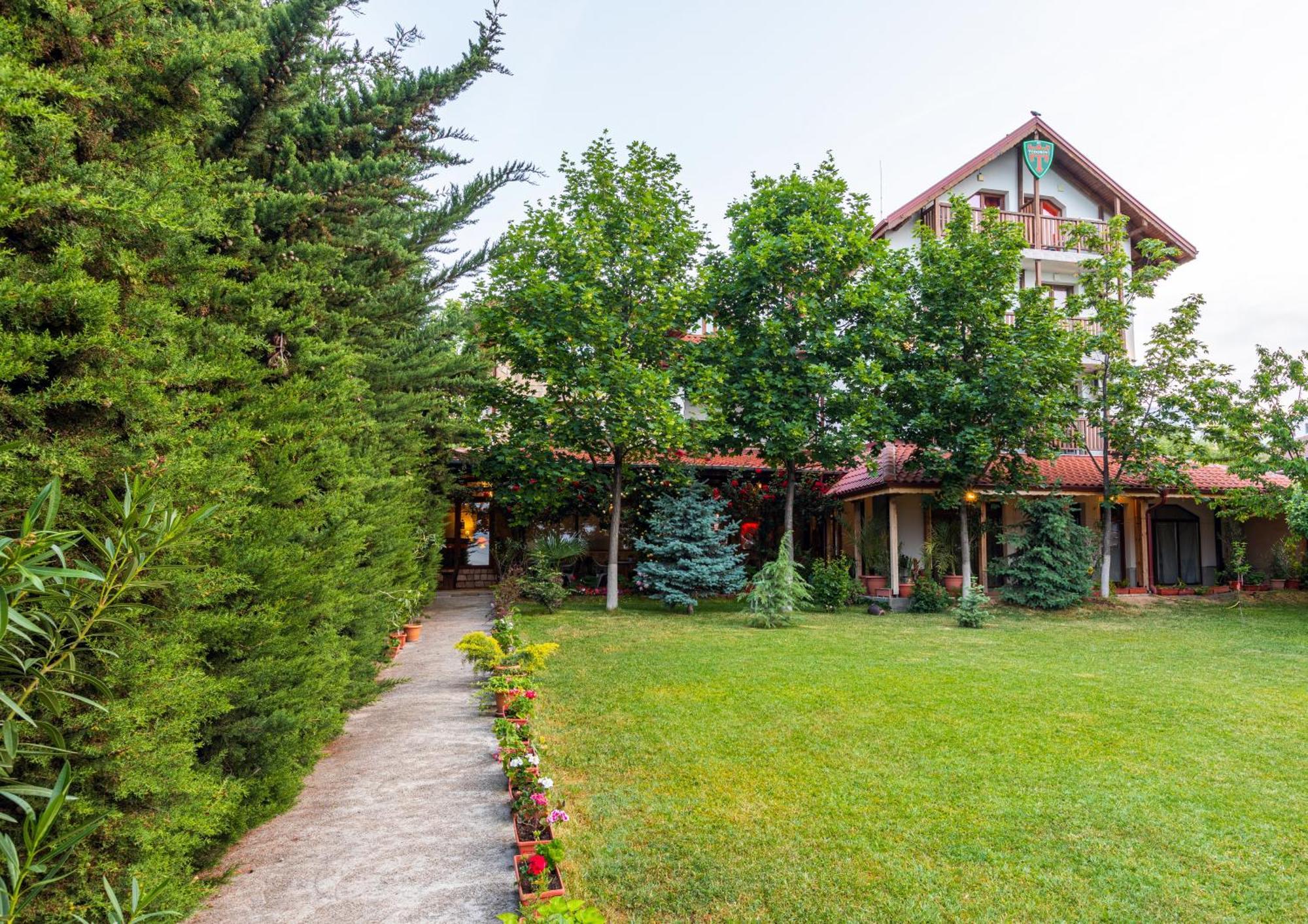 Семеен Хотел Къща Тодорови Stara Zagora Exterior foto