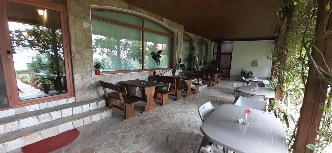 Семеен Хотел Къща Тодорови Stara Zagora Exterior foto